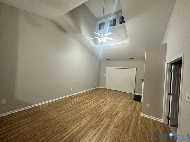 Building Photo - 5442 Fuller Dr