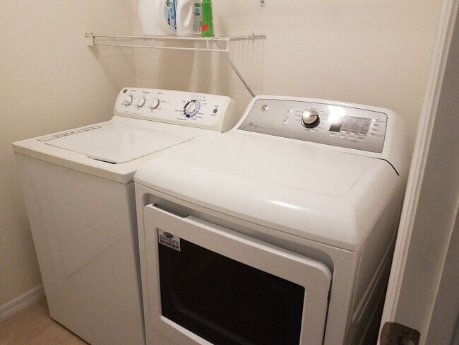 Building Photo - 3440 Cancun Ct