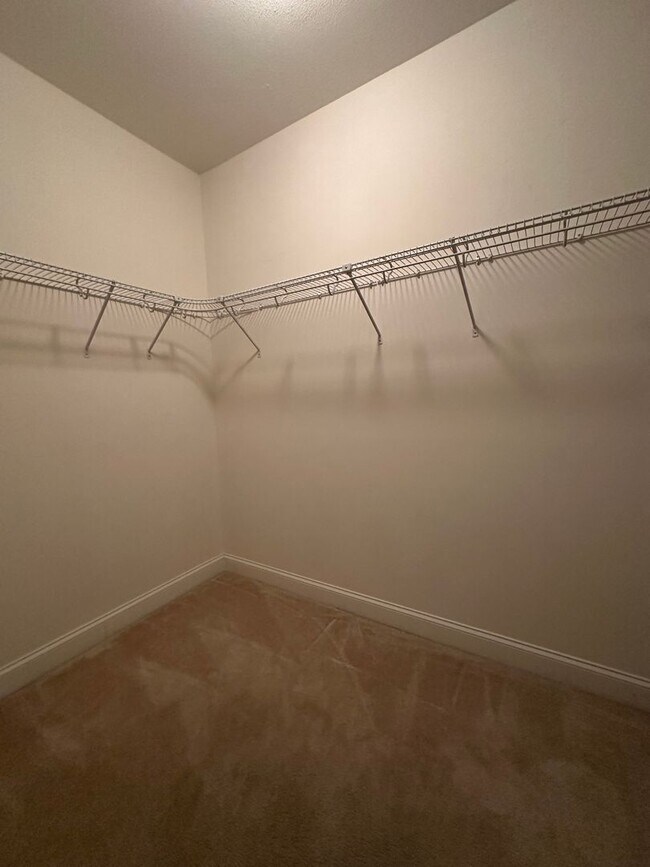 Building Photo - 3 Bedroom / 2 Bath Brick Home Kingsport, TN