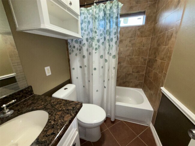 Building Photo - 8233 Hickok Ln