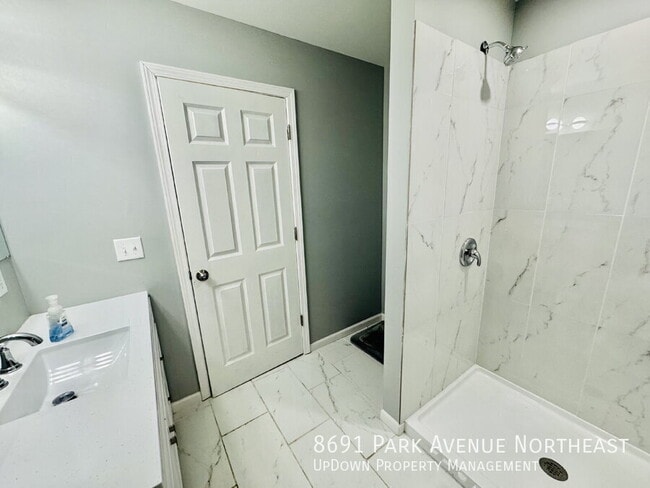 Building Photo - 8691 Park Ave NE