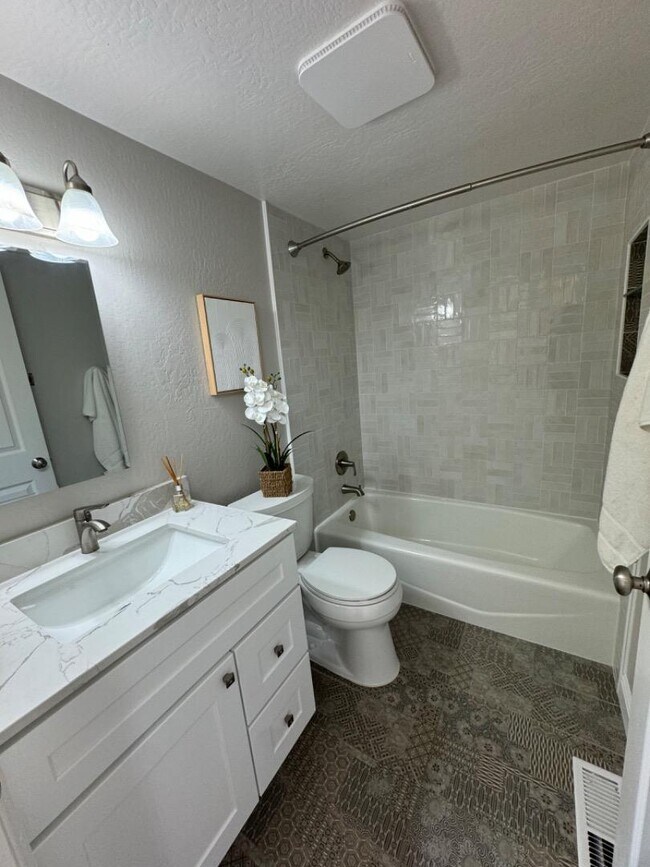 Building Photo - 25400 Radonich Rd