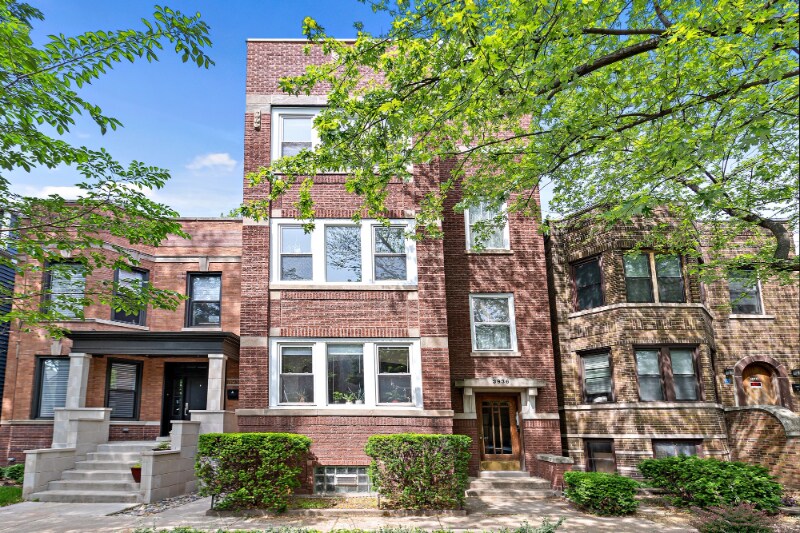 Building Photo - 3936 N Marshfield Ave