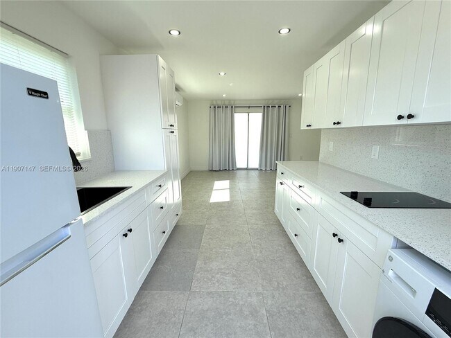 Building Photo - 10040 SW 198th St