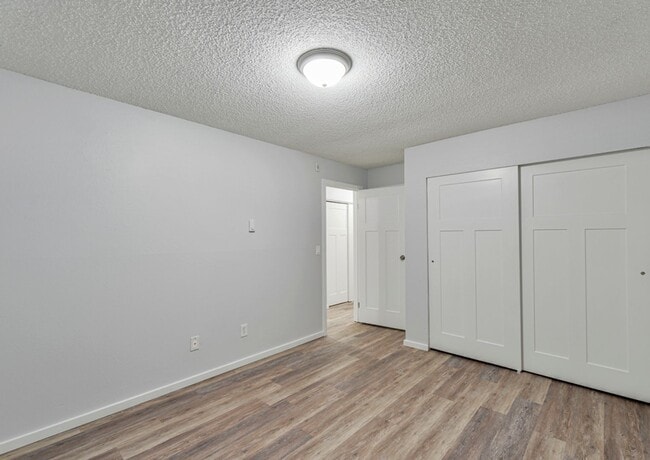 Building Photo - Beautifully Remodeled 2 Bedroom One Bath Condo Burien near Seattle