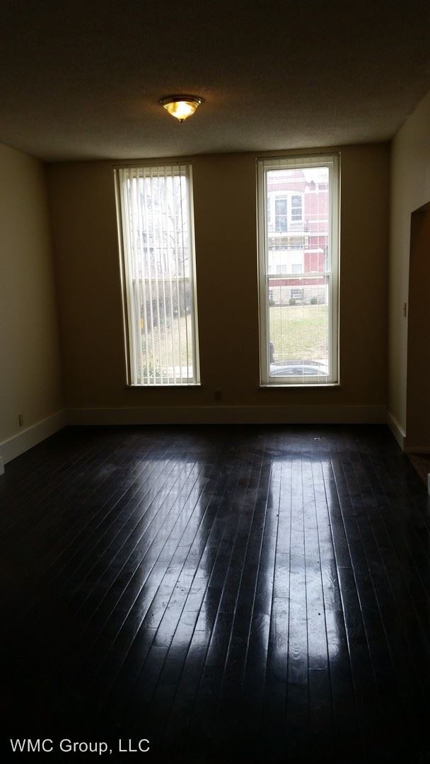 Primary Photo - 2122 Sinton Ave