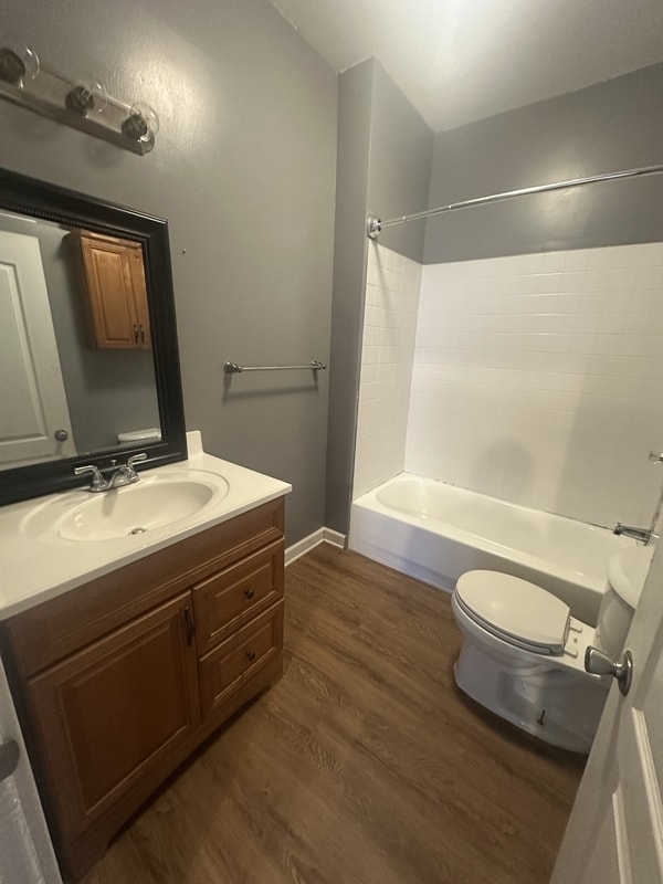 Building Photo - 12711 Locke Ave