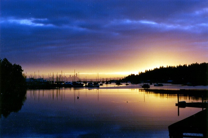 Building Photo - 6246 NE Eagle Harbor Dr