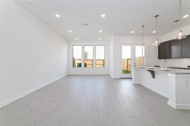 Building Photo - 6559 Scarlet Pond Ln