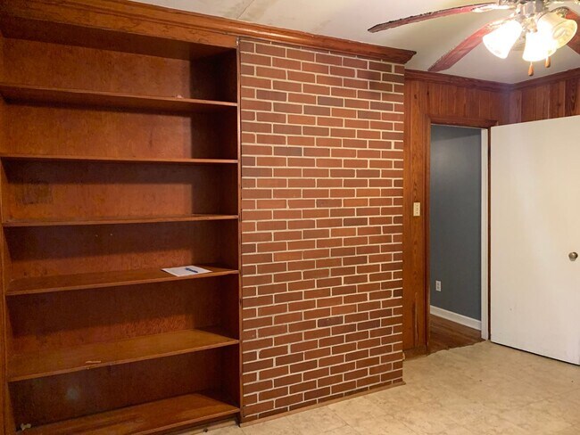 Building Photo - 307 Rosedale Pl