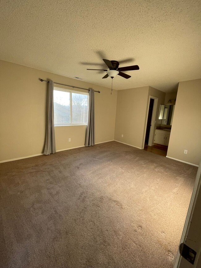 Building Photo - 3 Bed 2 Bath Condo in Westminster Availabl...