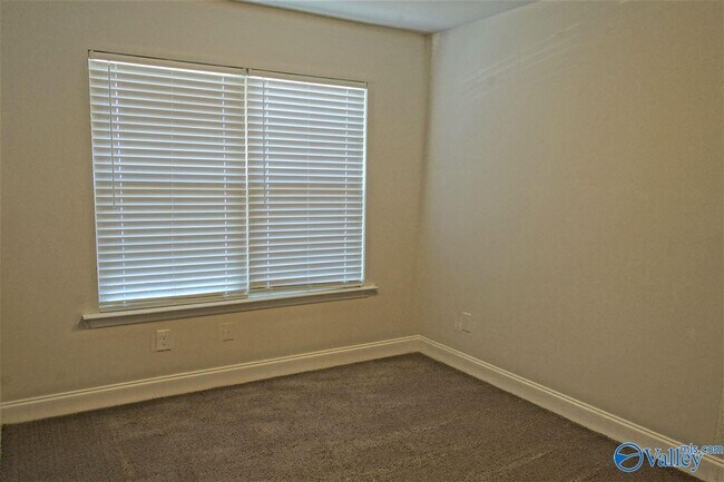 Building Photo - 133 Ardsley Dr