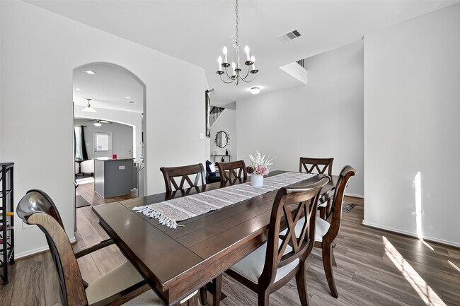 Building Photo - 1601 Darwin Cedar Dr