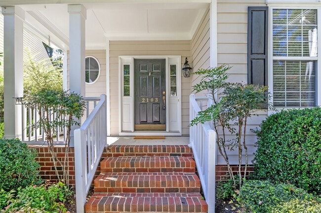 Building Photo - 2103 Templeton Gap Dr