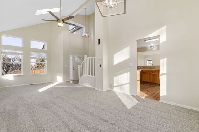 Building Photo - 7875 Montarbor Dr