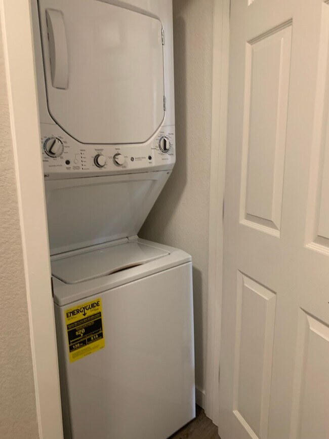 Building Photo - Downstairs 2 bed 2 bath brand new condo wi...