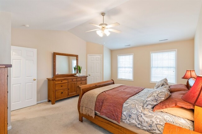 Building Photo - 2620 Camden Dr