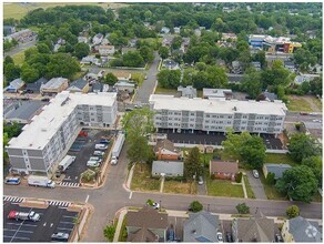 Building Photo - Brentwood Park