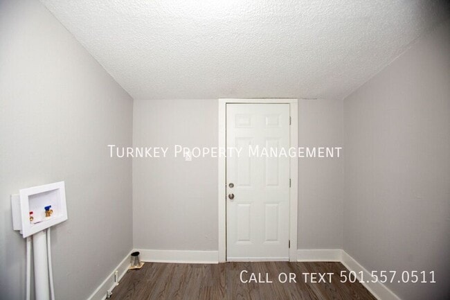 Building Photo - 1415 S Cedar St