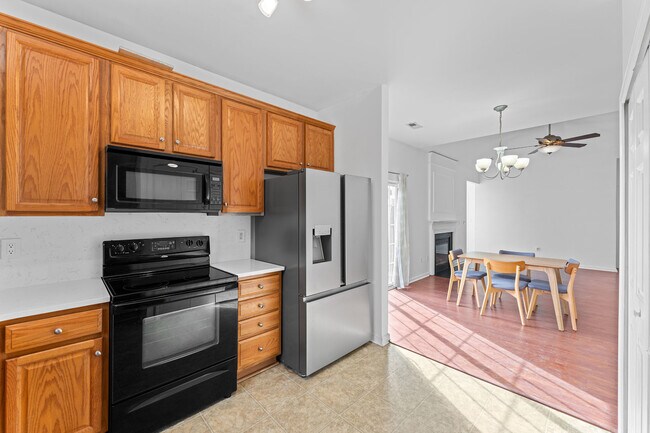 Building Photo - 4 Maravista Ave