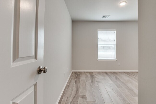 Building Photo - 3 Bed in Piedmont