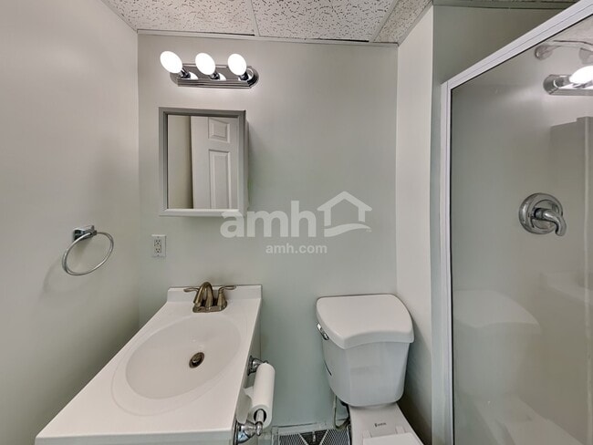 Building Photo - 837 Avalon Dr
