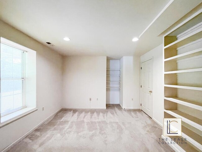 Building Photo - 15412 Overlea Ct
