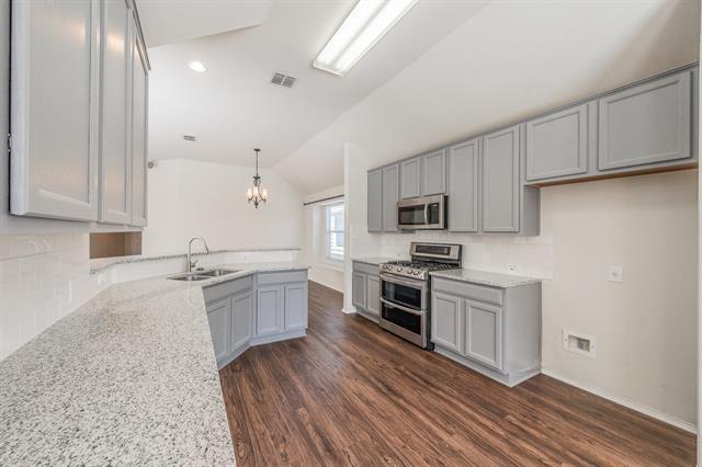 Building Photo - 2612 Redcedar Dr