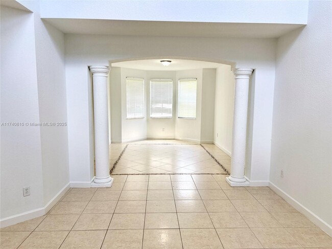 Building Photo - 10514 Galleria St
