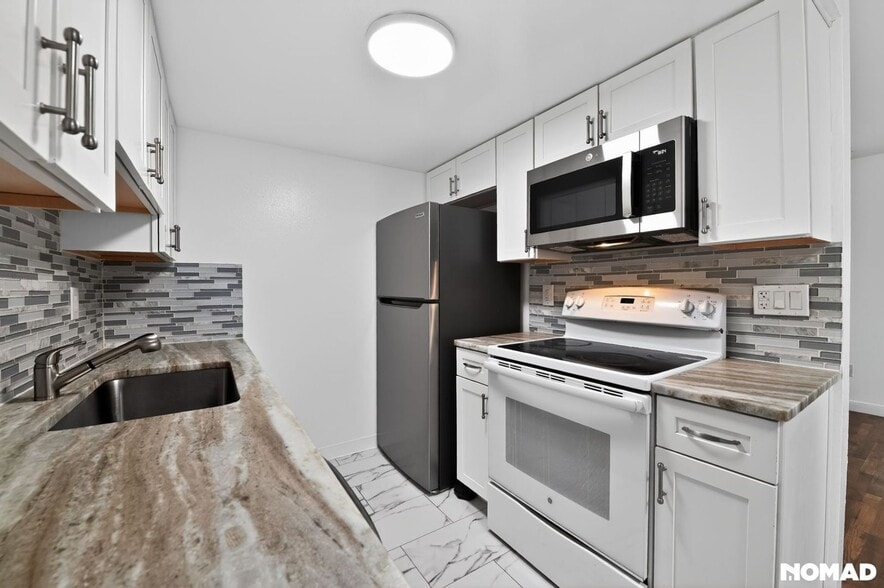 Building Photo - 747 W Cleveland Cir