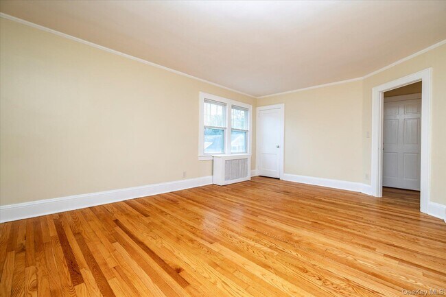 Building Photo - 25 Aldred Ave