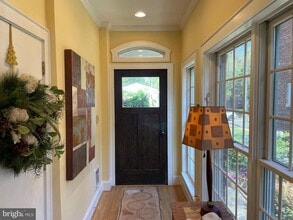 Building Photo - 19 Sunset Dr