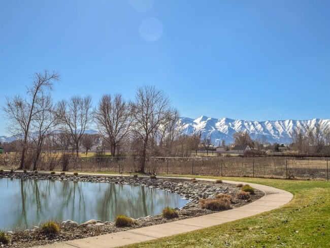 Building Photo - 262 W 1395 S