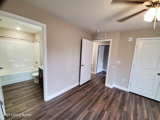 Building Photo - 3500 College Dr