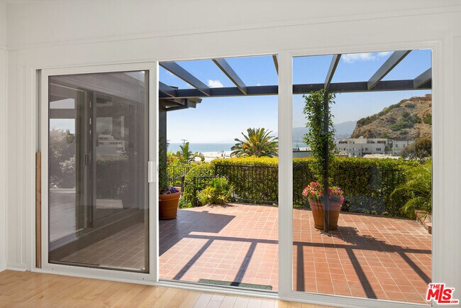 Building Photo - 117 Ocean Way