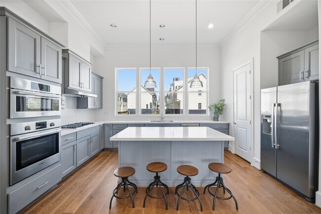 Building Photo - 707 Bringhurst St