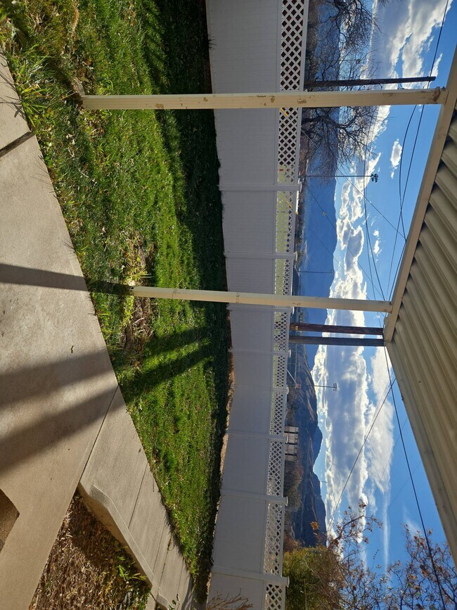 Building Photo - 502 Yale Pl