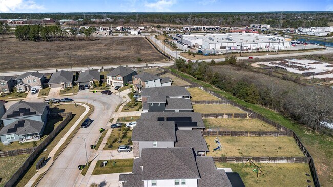 Building Photo - 38746 Yellowstone Dr