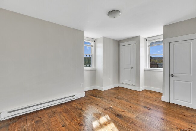 Building Photo - 82-86 Water St