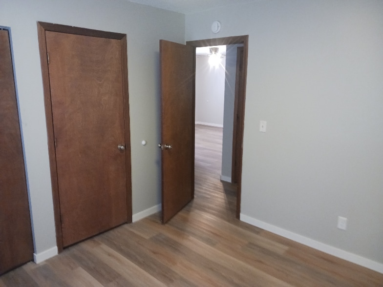 Building Photo - 811 Bruns Ln