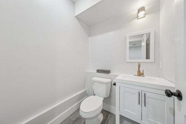 Building Photo - 183 Gates Ave