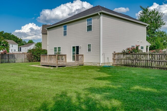 Building Photo - Beautiful home on one of Lake Carolina's largest cul-de-sac lots!