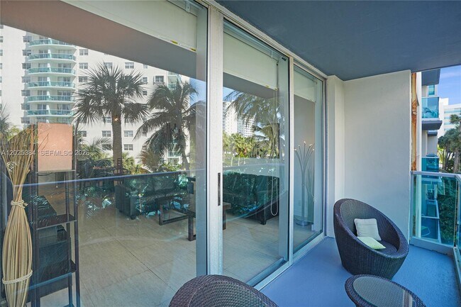 Building Photo - 4001 S Ocean Dr