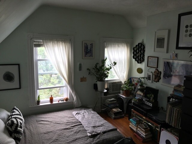 Building Photo - 52 Grove St