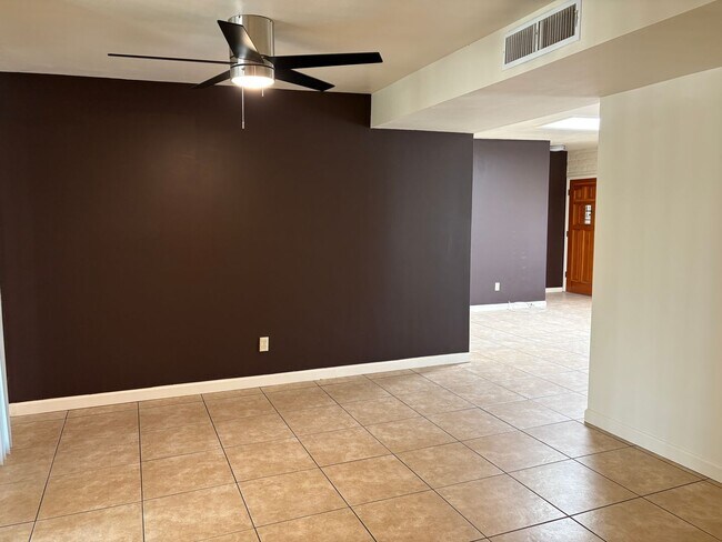 Building Photo - 7481 E Tamara Dr