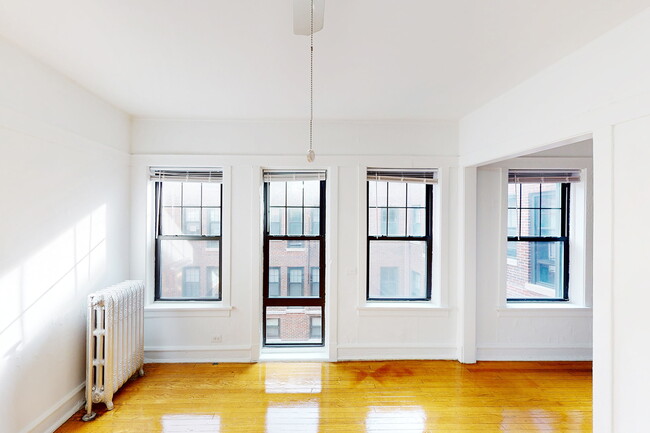 Dining/Living room - 5202-5210 S. Cornell Avenue