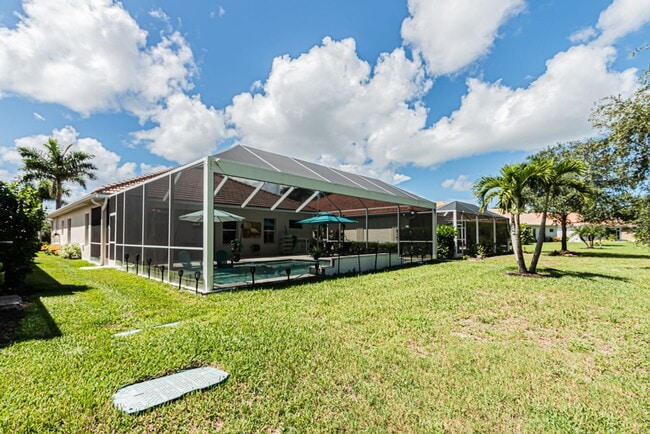 Building Photo - Seasonal or Annual Luxury Home With Pool in Reflection Lakes