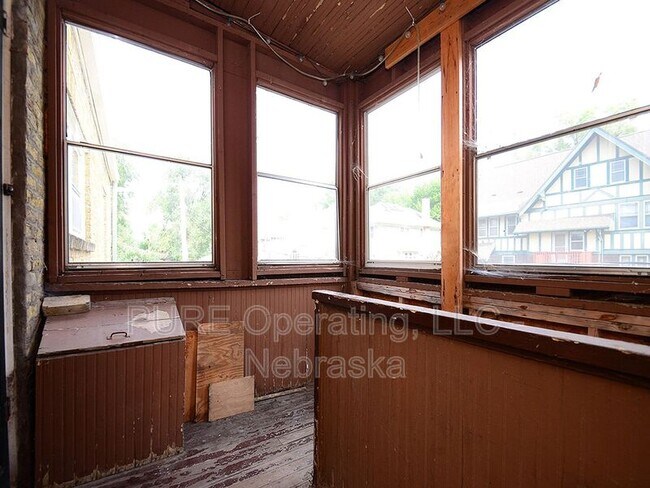 Building Photo - 406 N 49th St