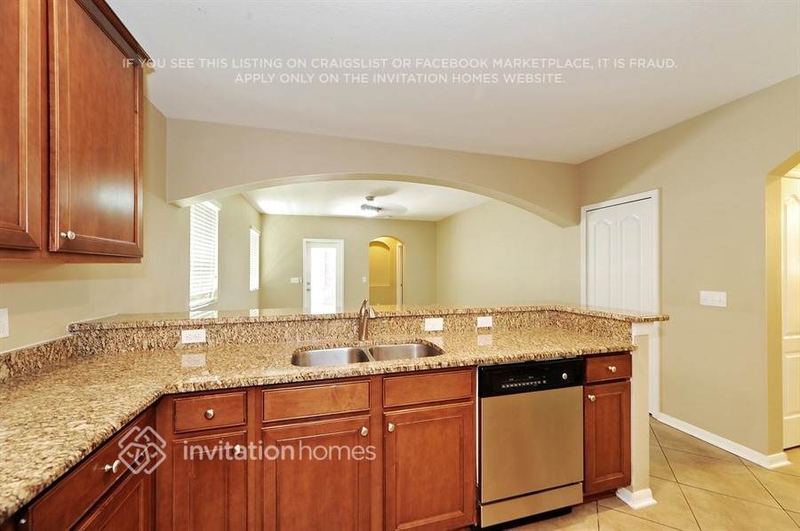 Building Photo - 5949 Beaconpark St