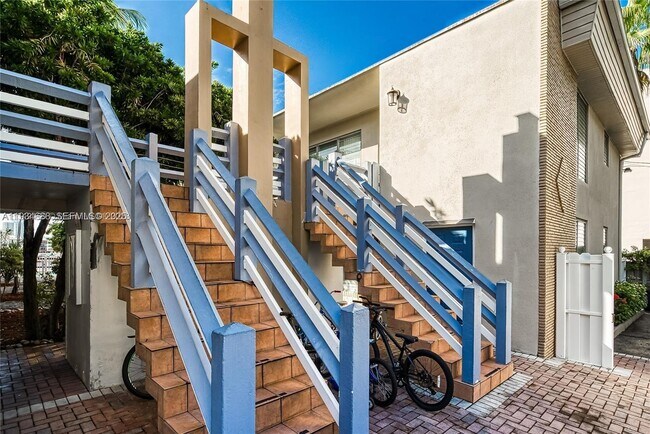 Building Photo - 2380 Diana Dr